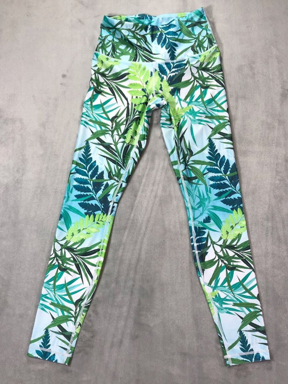 Playground Leggings - Floral print -Sz Small - Sportswear -Tropical Comfort